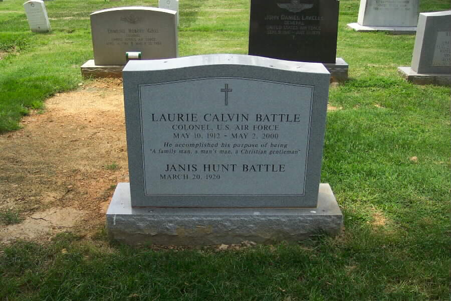 lcbattle-gravesite-section11-062803