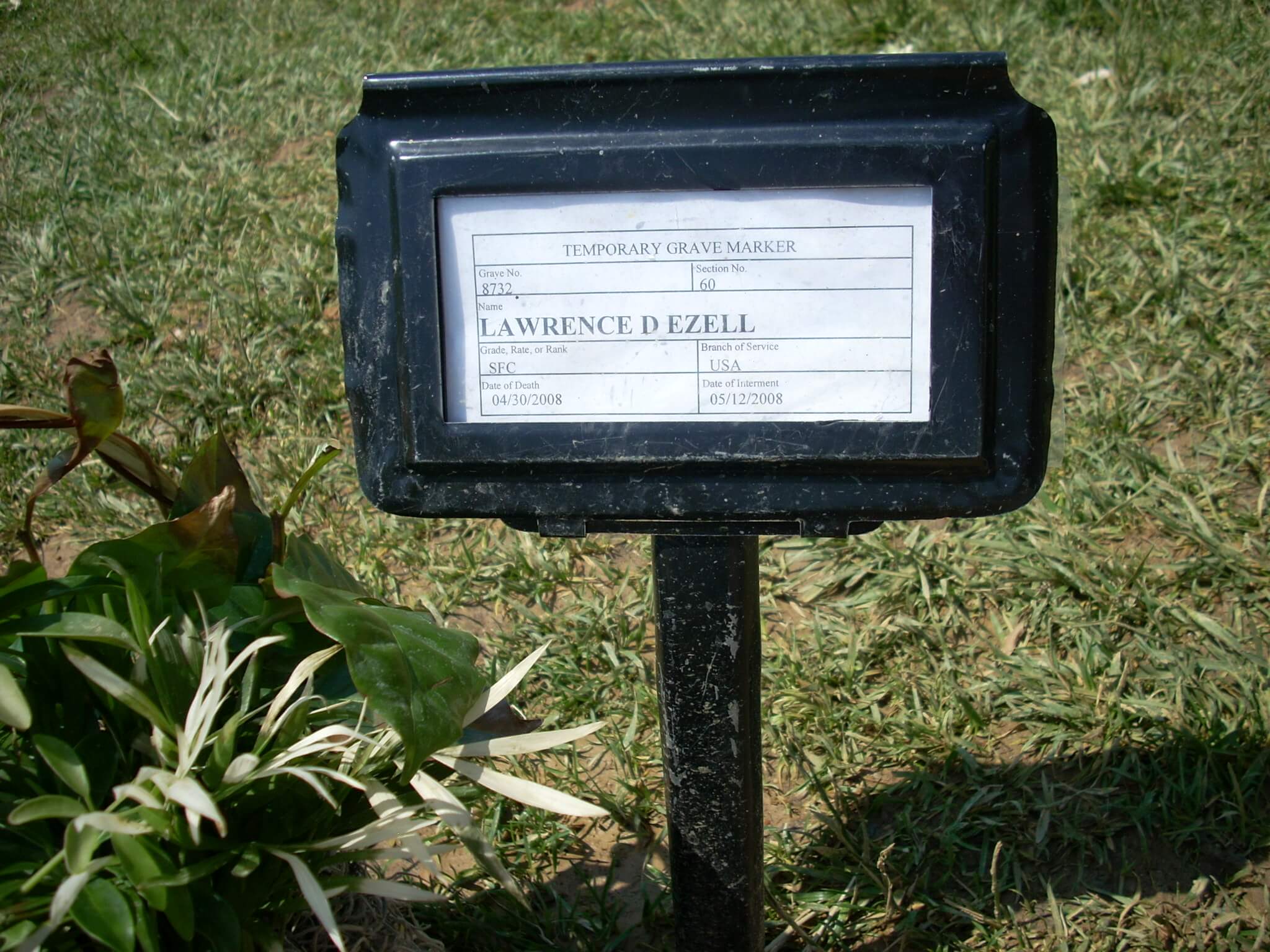 ldezell-gravesite-photo-may-2008-001