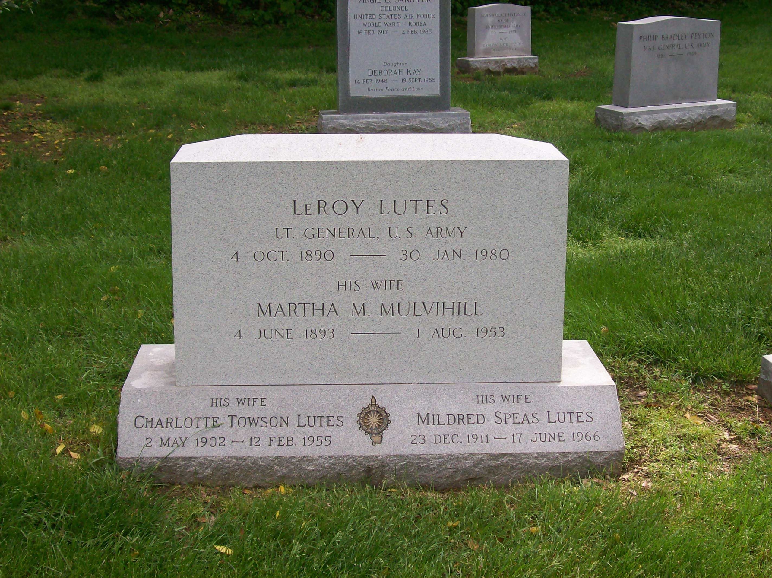 leroy-lutes-gravesite-photo-may-2008-001