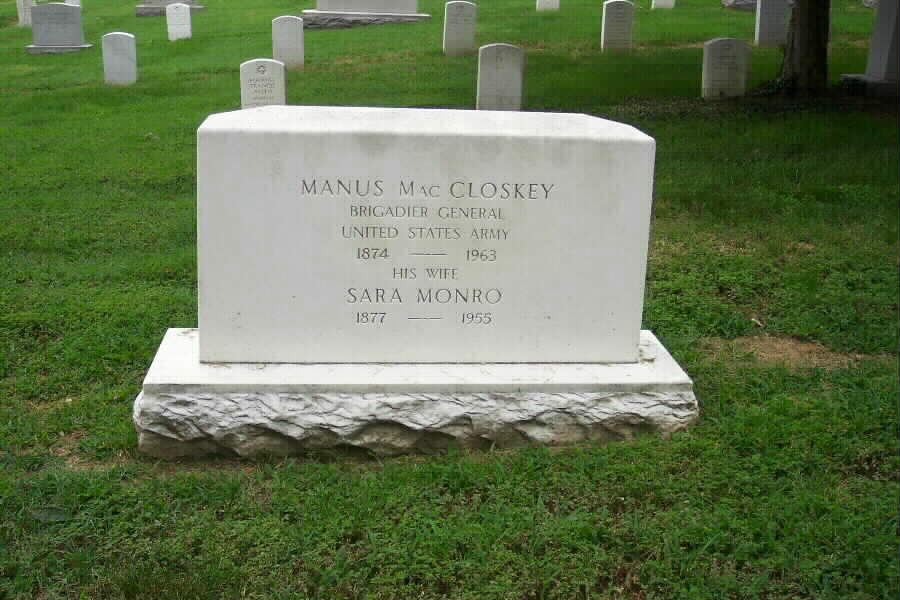 manus-maccloskey-gravesite-section30-062803