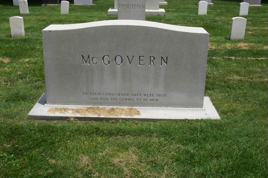 mcgovern-gravesite-section3-062803