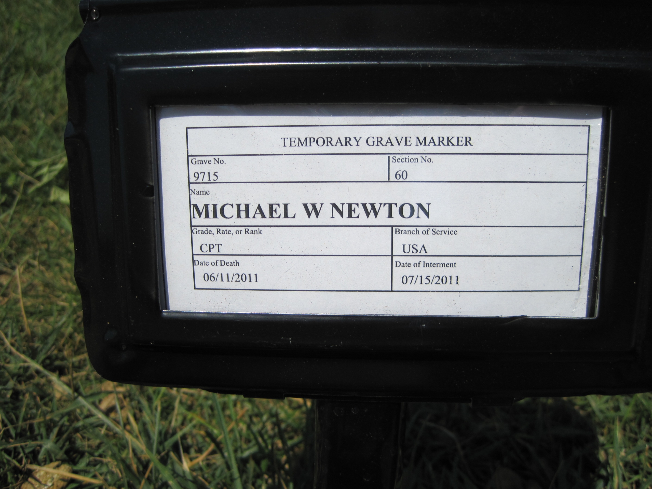 mwnewton-gravesite-photo-by-eileen-horan-july-2011-001