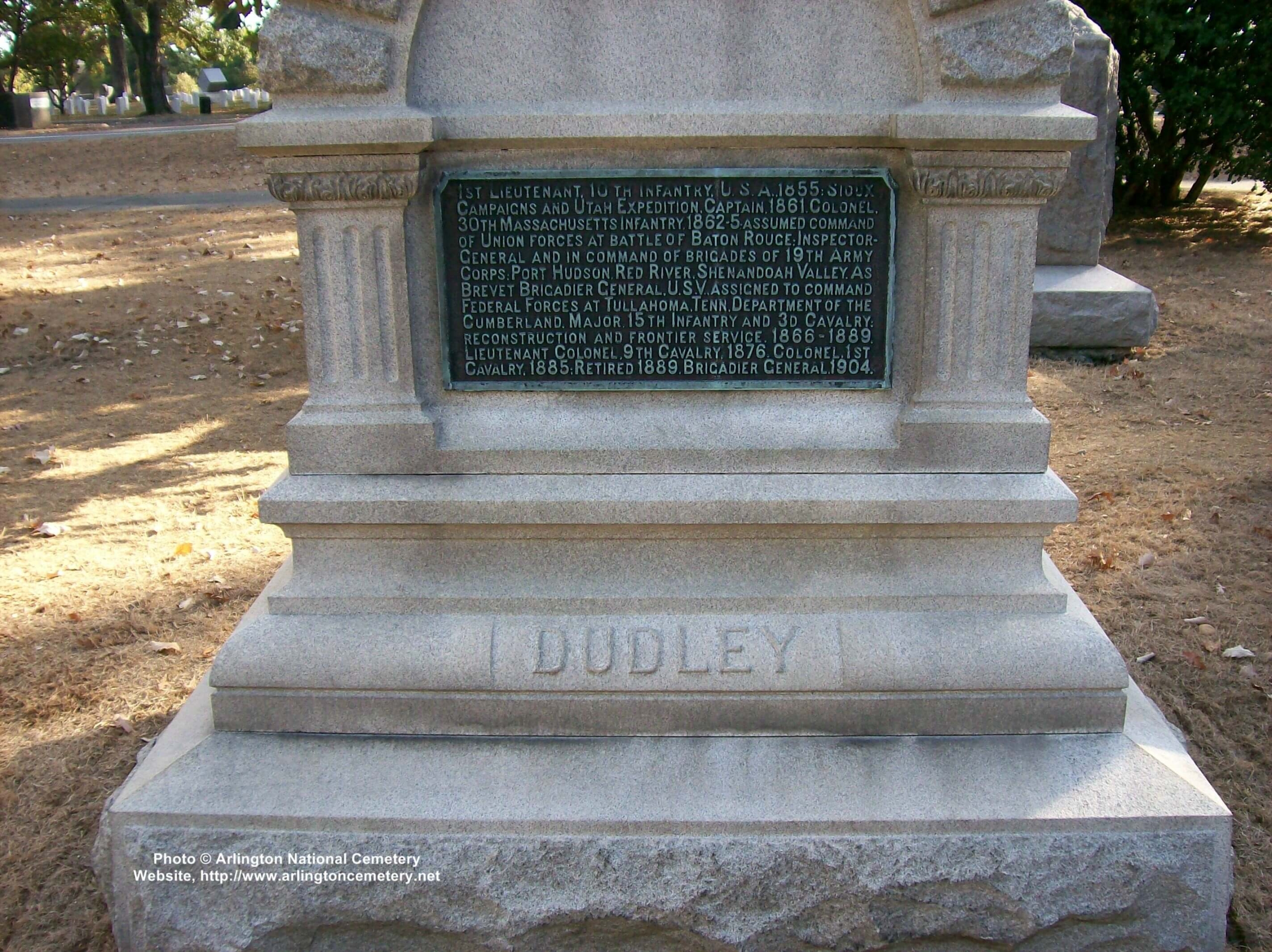 namdudley-gravesite-photo-october-2007-003