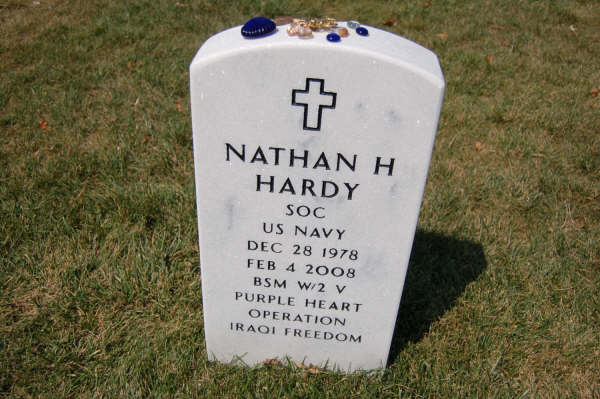 nhhardy-gravesite-photo-august-2008-001