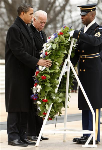 U.S. President-elect Obama and Vice President-elect Biden lay wreath at Tomb of the Unknowns at Arlington Cemetery in Arlington