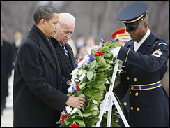 obama-biden-at-tomb-of-unknowns-01-18-2009-004