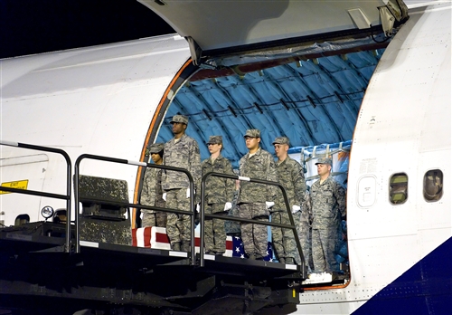 pamyers-body-arrives-at-dover-afb-april-5-2009-photo-002