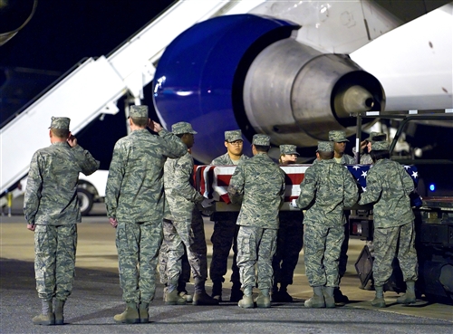 pamyers-body-arrives-at-dover-afb-april-5-2009-photo-007