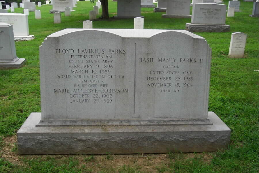 parks-gravesite-section30-062803