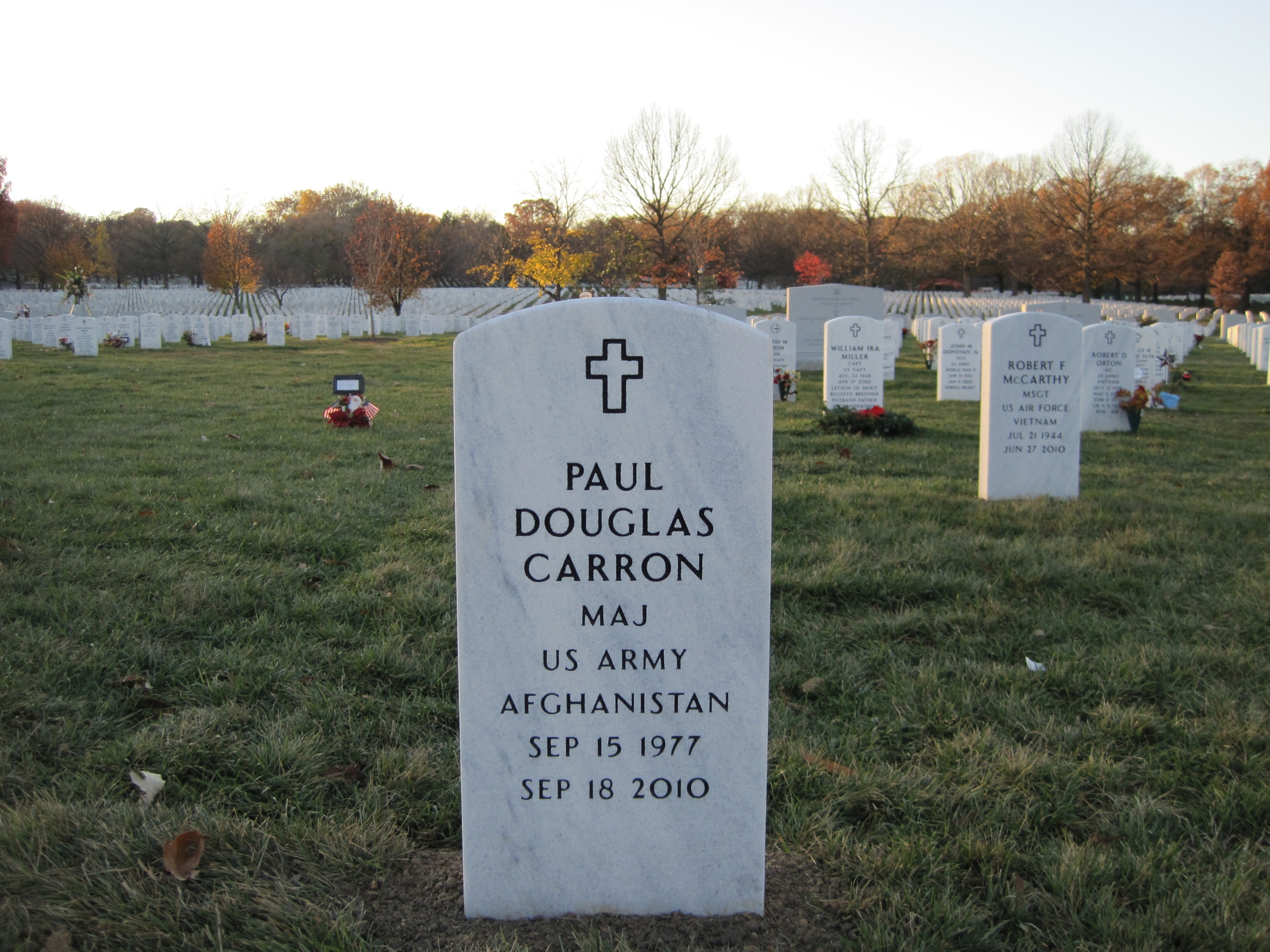 pdcarron-gravesite-photo-by-eileen-horan-december-2010-003