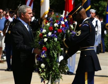 president-bush-memorial-day-2005-photo-01