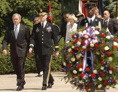 president-bush-memorial-day-2005-photo-08