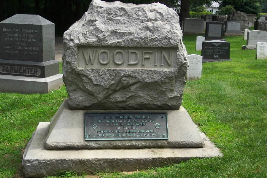 ptwoodfin-gravesite-section1-062803