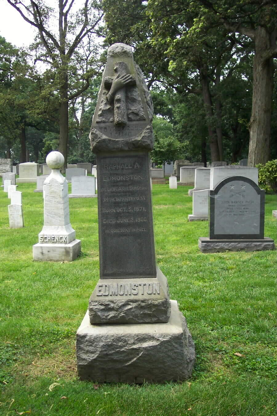raedmonston-gravesite-section1-062803