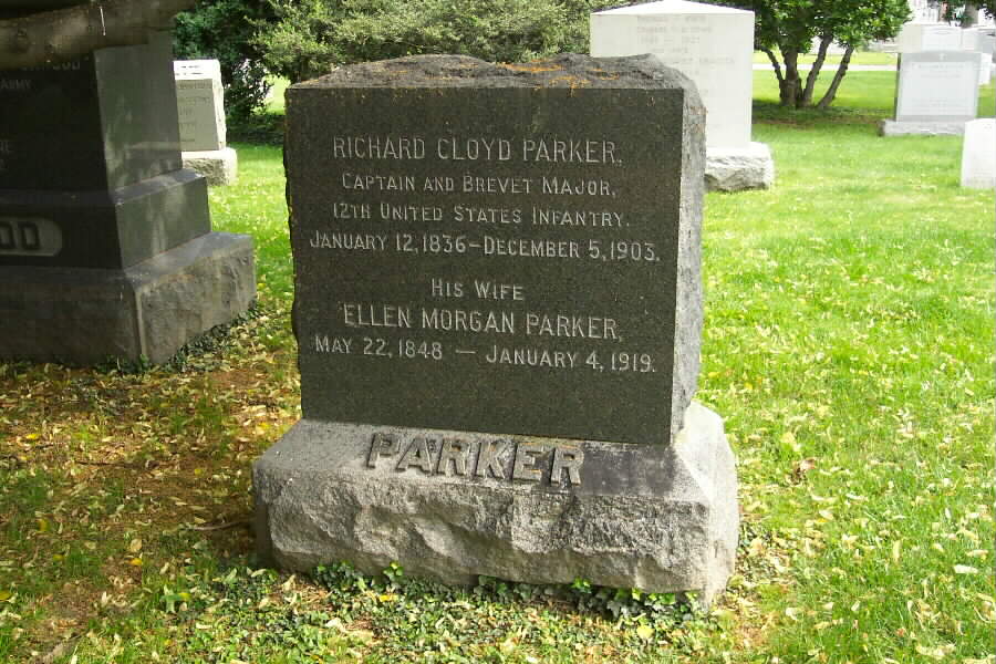 rcparker-gravesite-section1-062803
