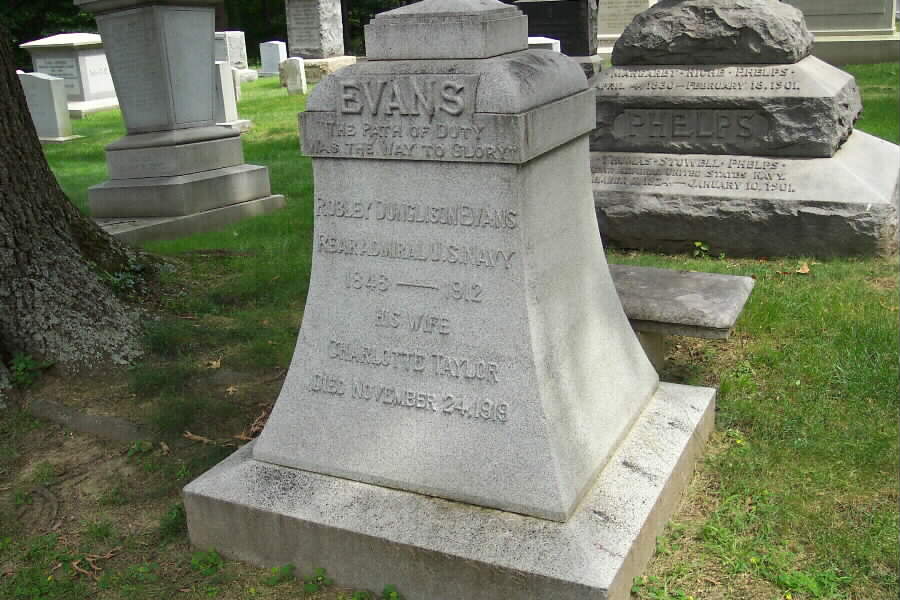 rdevans-gravesite-section1-062803