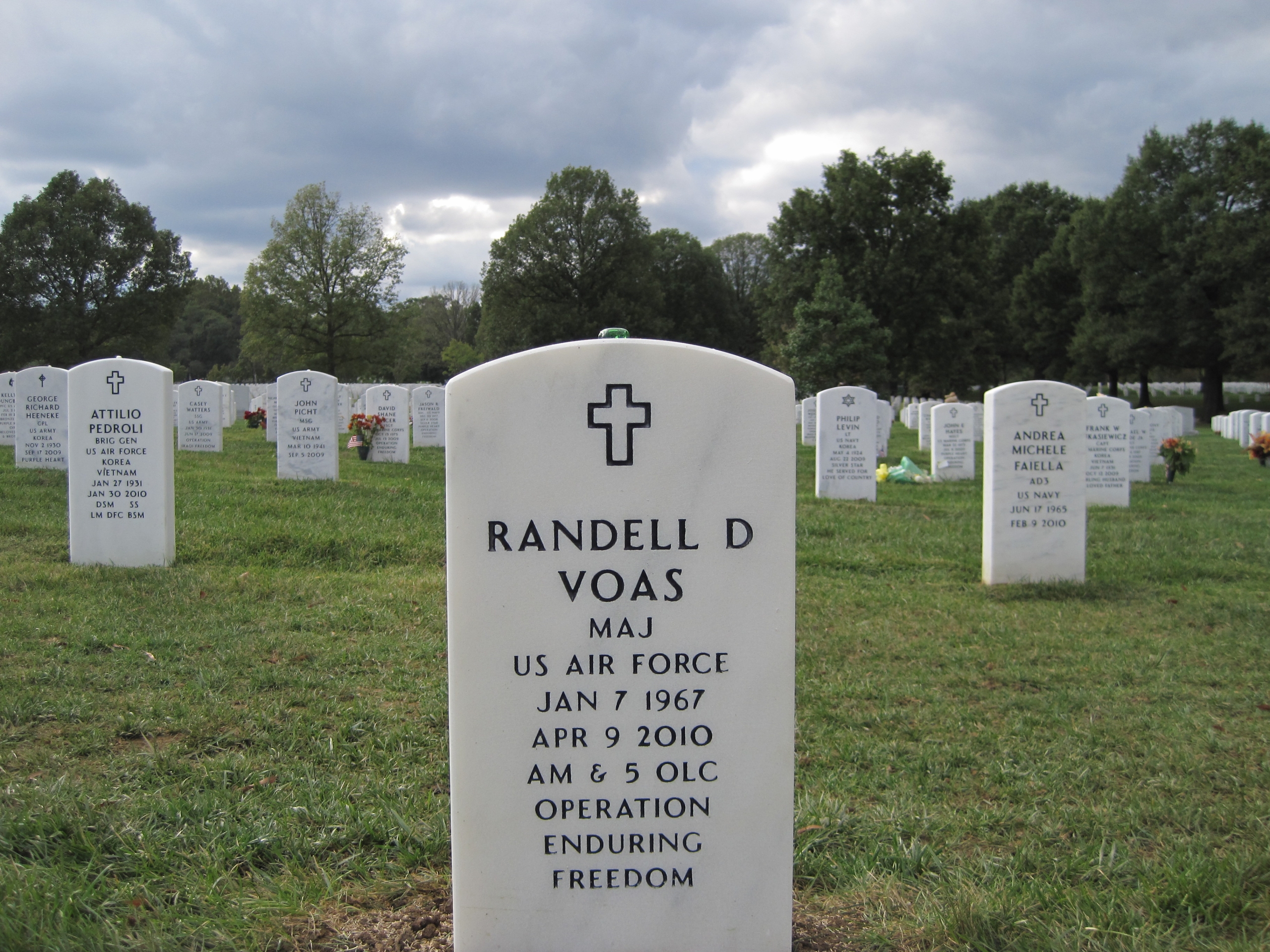 Arlington National Cemetery Website Gravesite Photos;