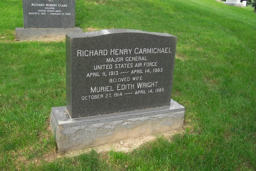 rhcarmichael-gravesite-section30-062803
