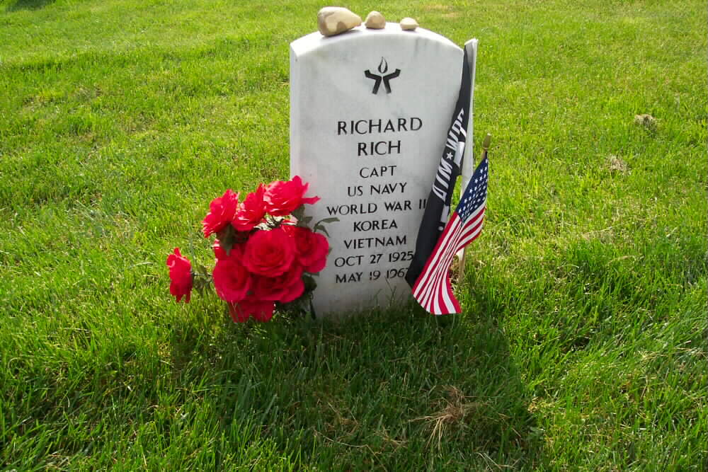 richard-rich-gravesite-03-062703