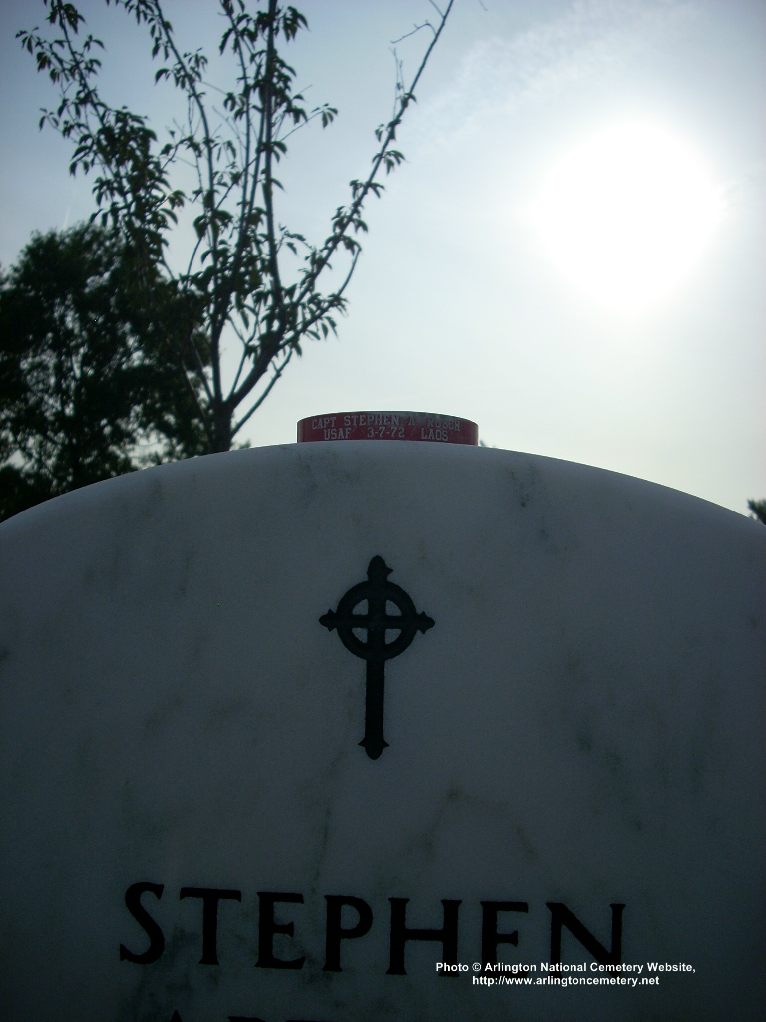 sarusch-gravesite-photo-with-mia-bracelet-august-2008-006
