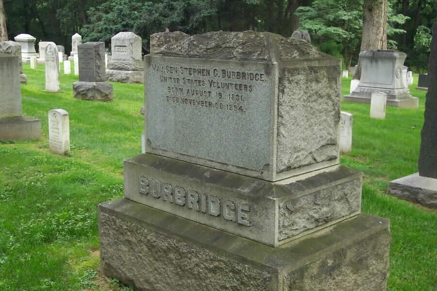 sgburbridge-gravesite-062803