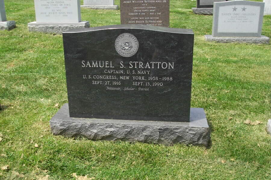 ssstratton-gravesite-7a-06280