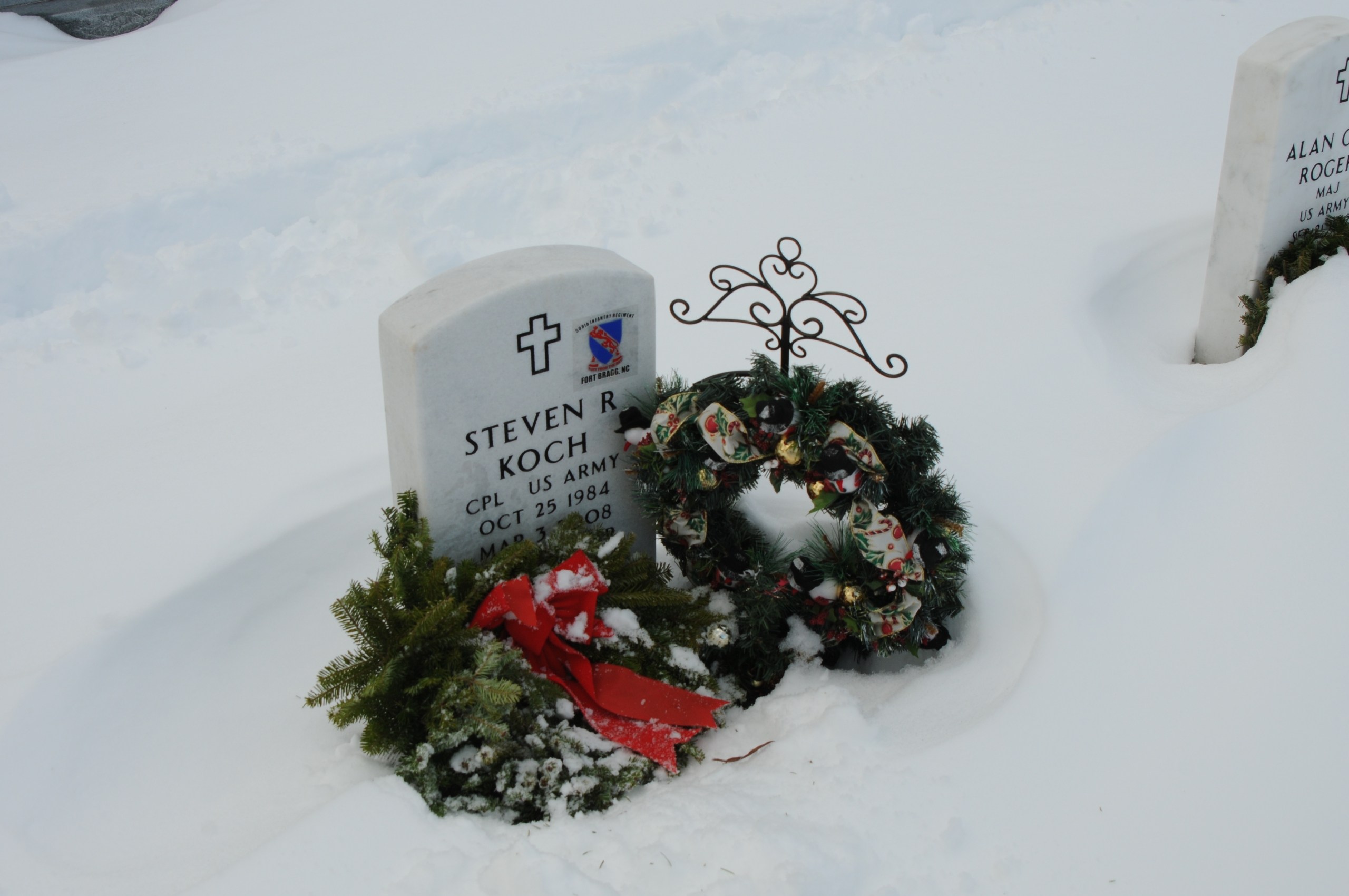 steven-koch-wreaths-across-america-december-2009-004
