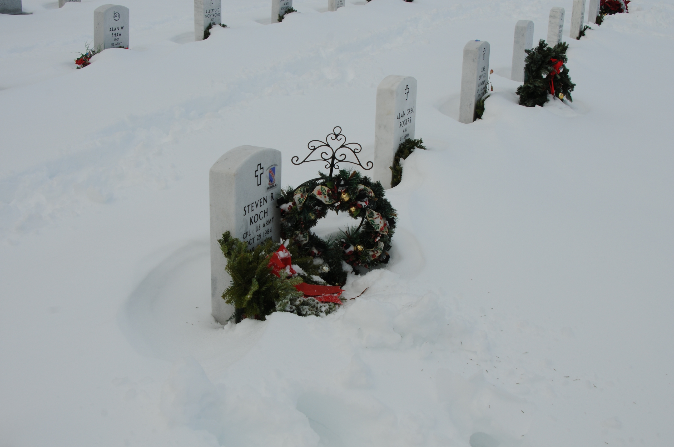 steven-koch-wreaths-across-america-december-2009-005