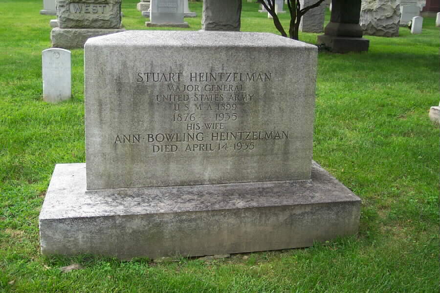 stuart-heintzelman-gravesite-section1-062803