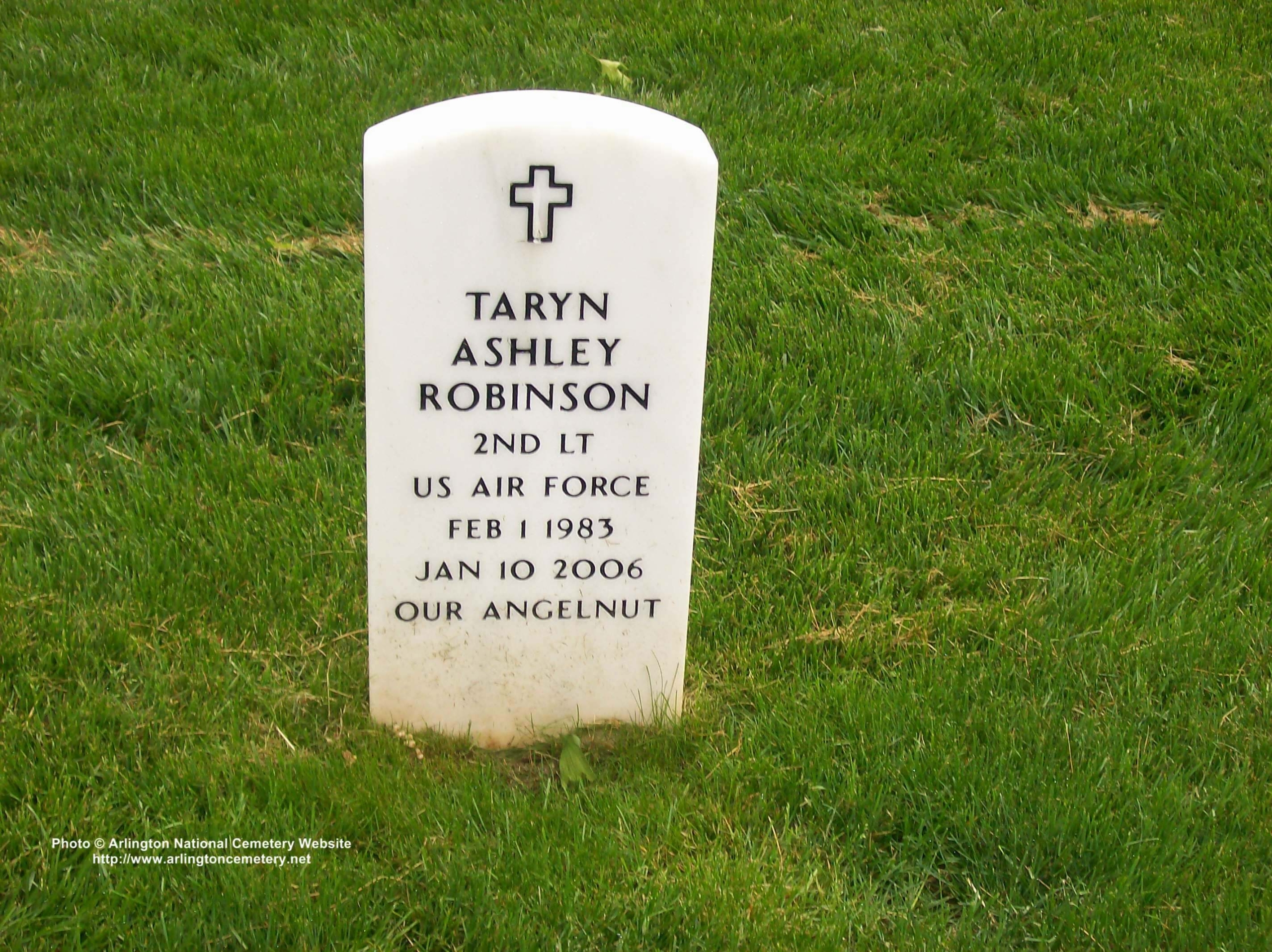 tarrobinson-gravesite-photo-may-2008-001