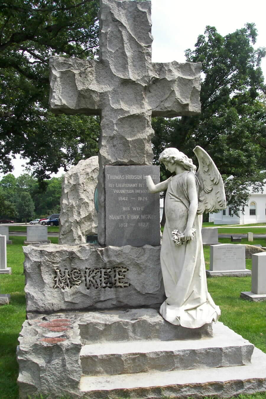 thmckee-gravesite-02-section1-062803