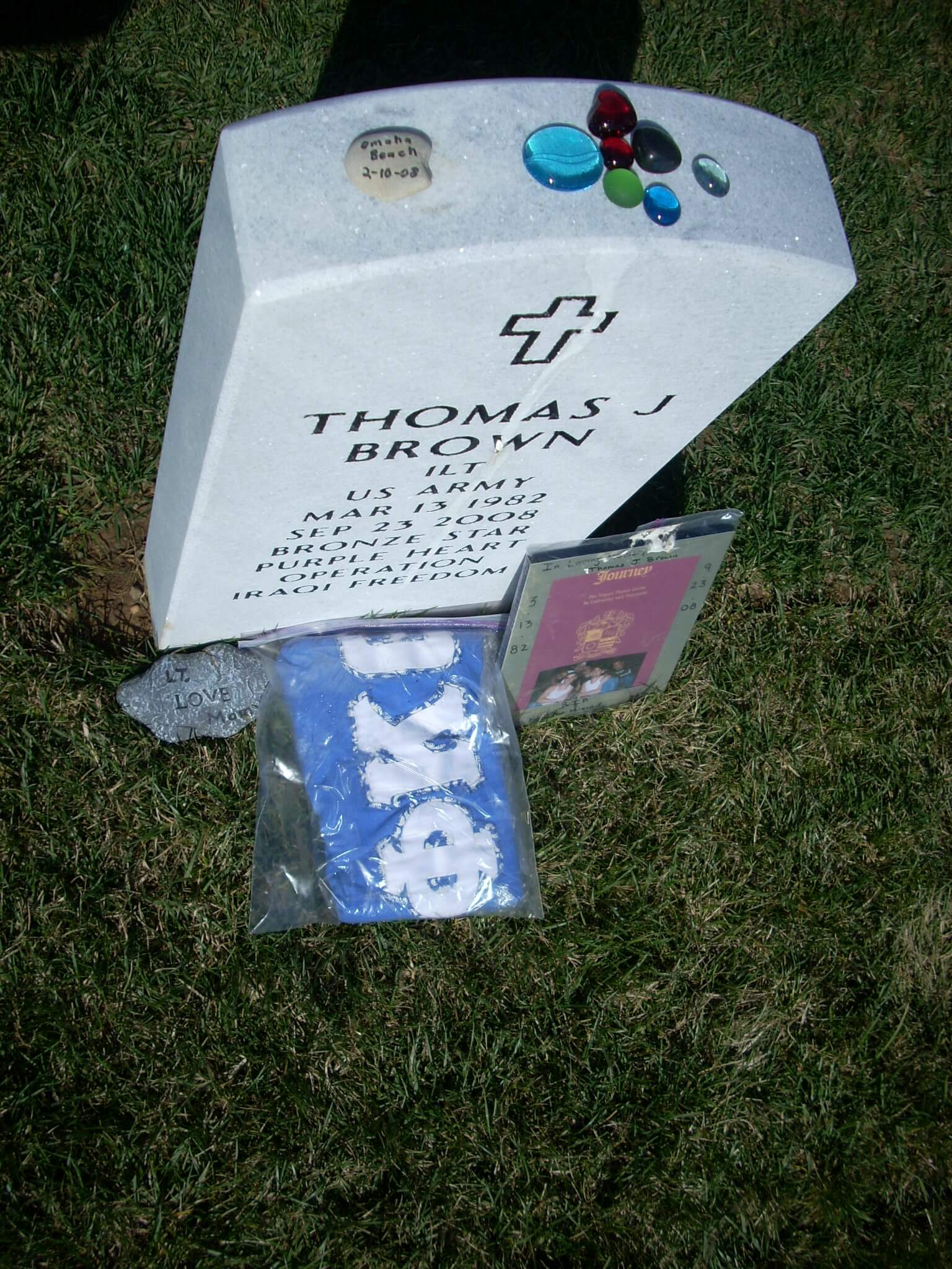 tjbrown-gravesite-photo-april-2009-002