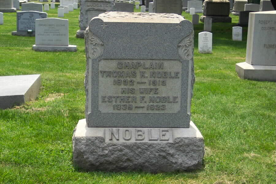 tknoble-gravesite-section3-062803