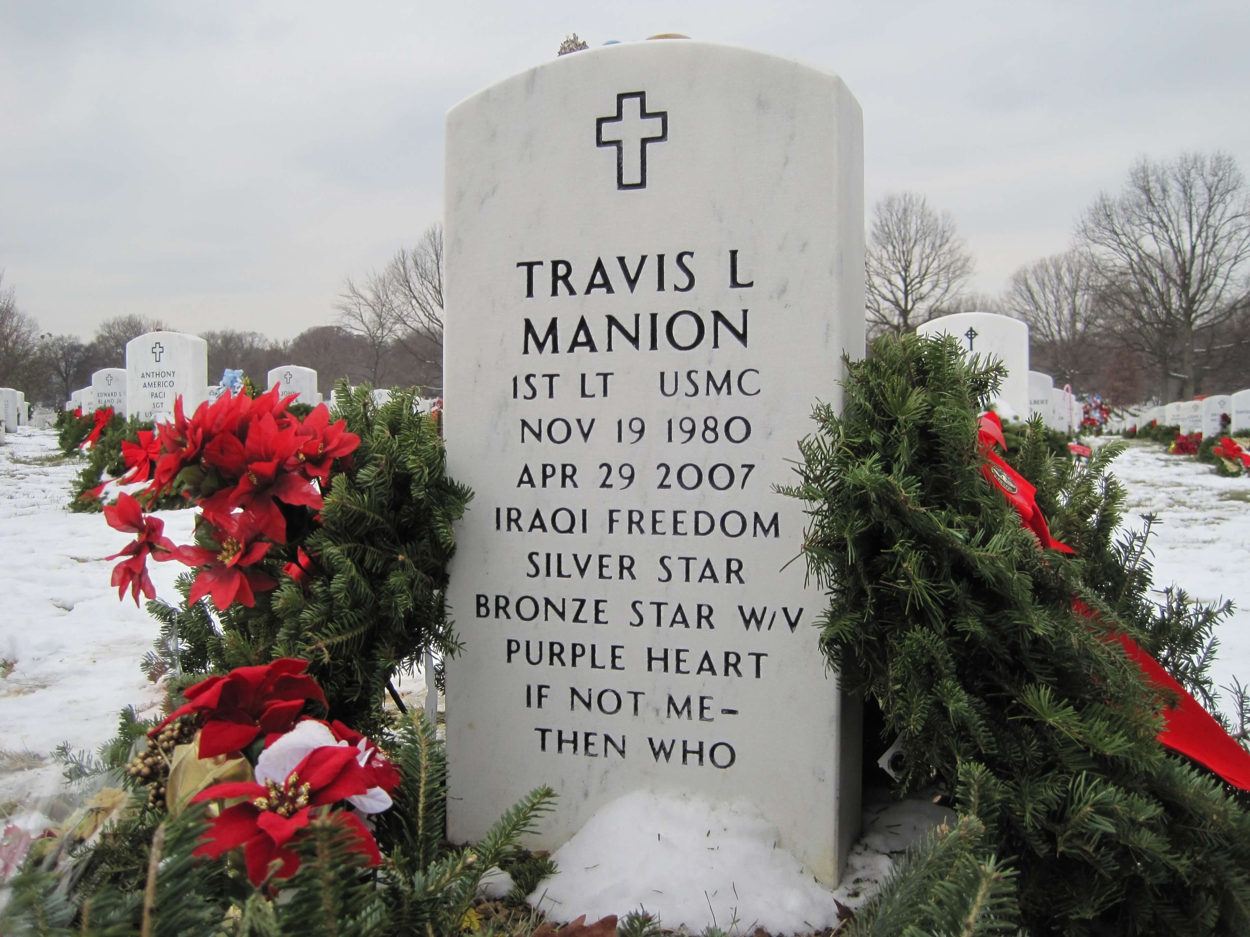 tlmanion-gravesite-photo-by-eileen-horan-december-2010-002