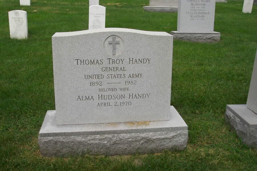 tthandy-gravesite-section30-062803