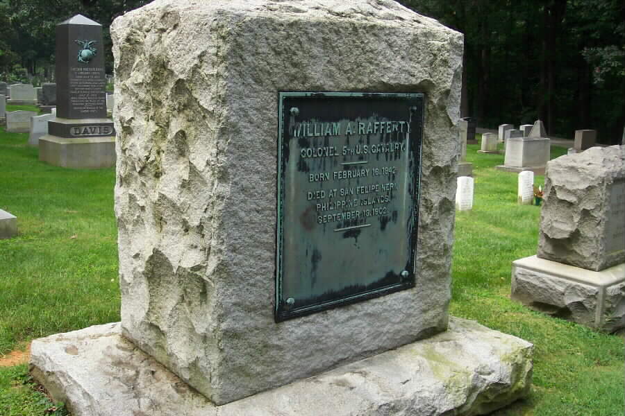 warafferty-gravesite-section1-062803