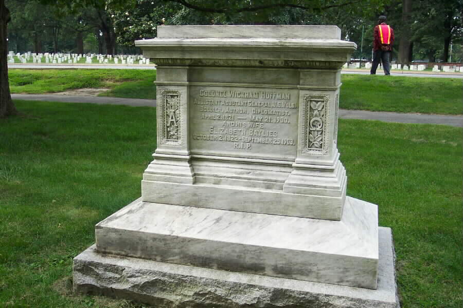 wickham-hoffman-gravesite-section1-062803