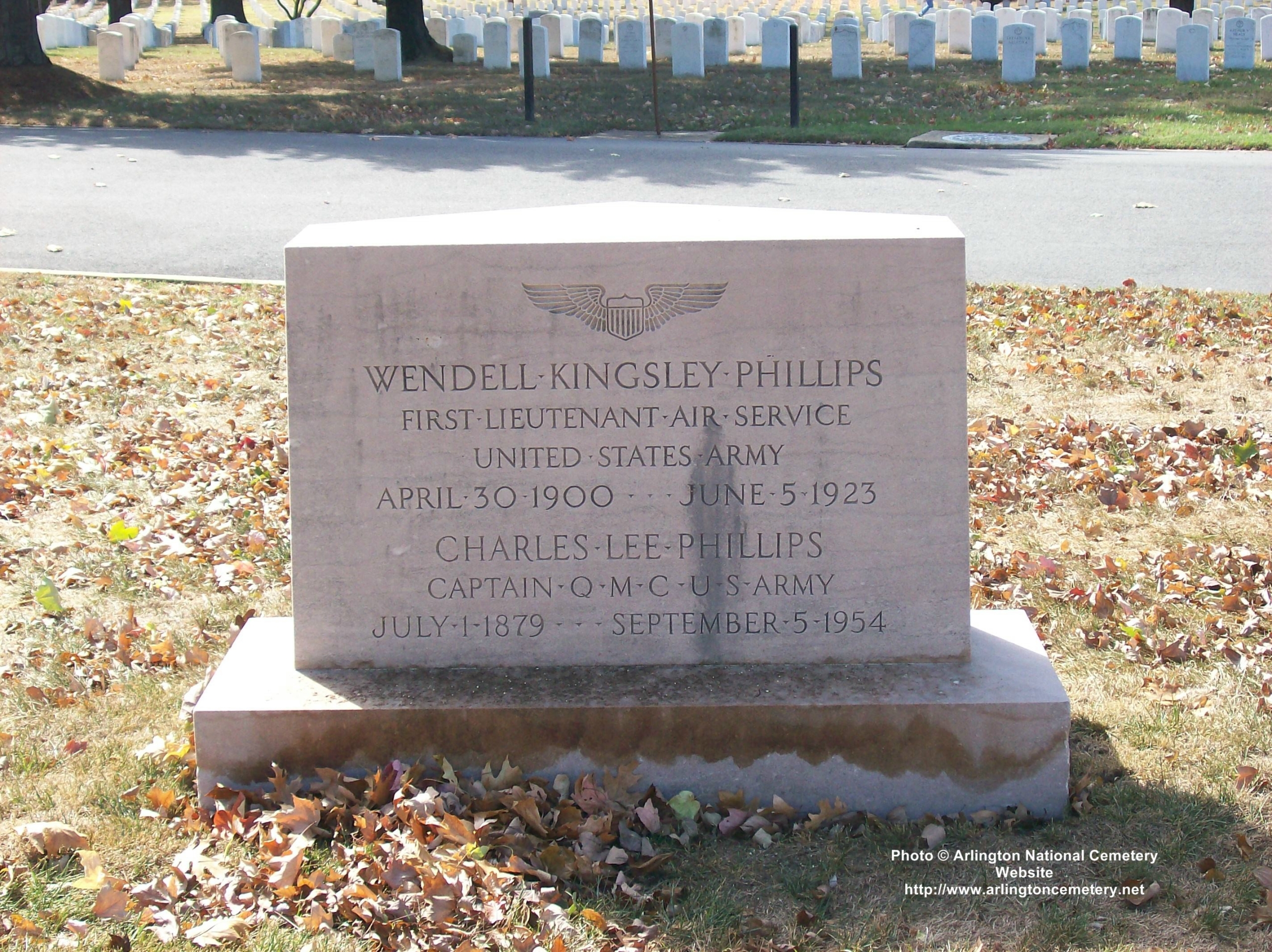 wkphillips-gravesite-photo-october-2007-001