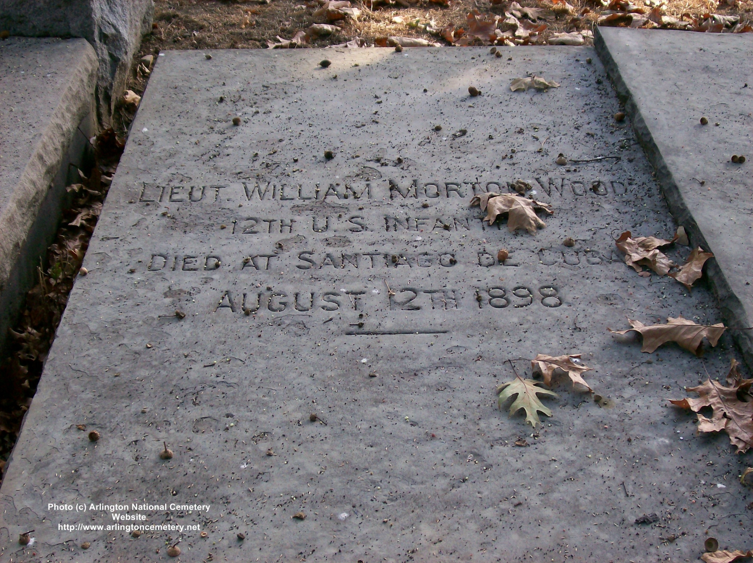 wmwood-gravesite-photo-october-2007-001