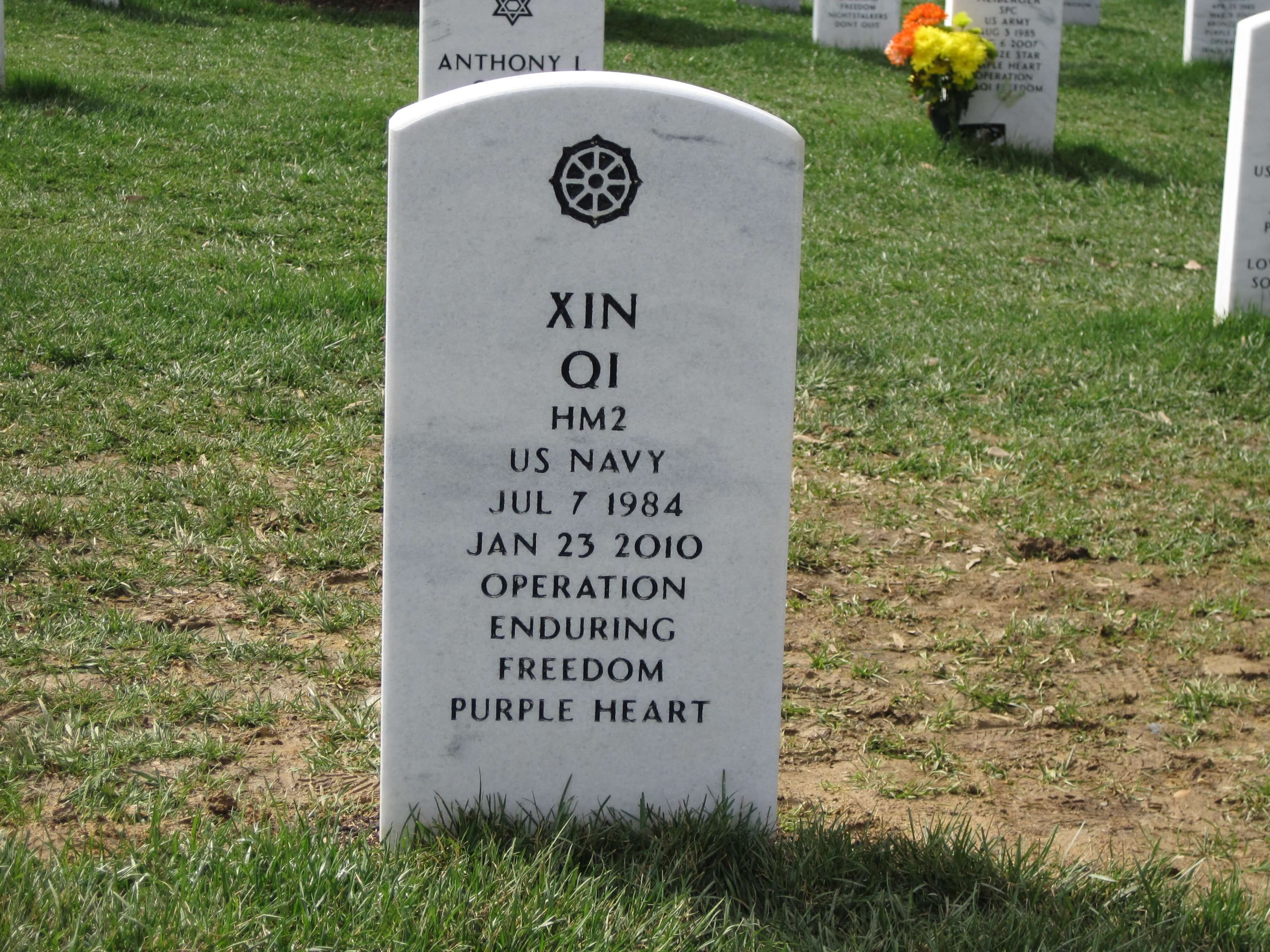 xin-oi-gravesite-photo-by-eileen-horan-april-2010-001