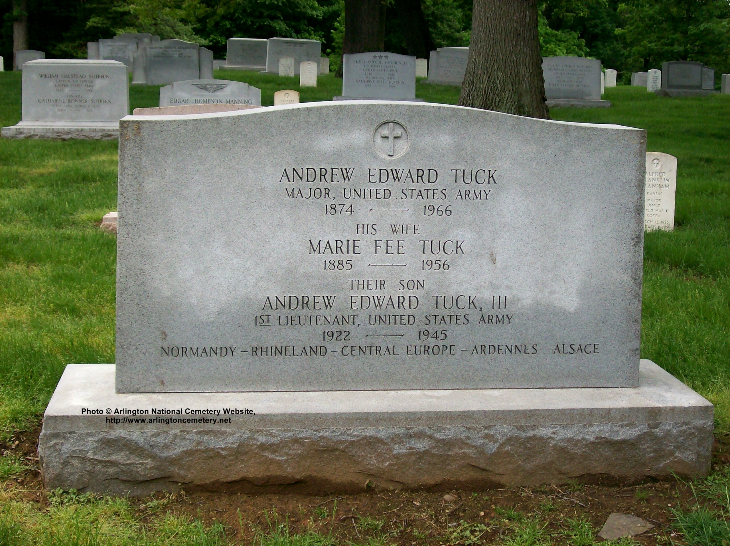aetuck-gravesite-photo-may-2008-001