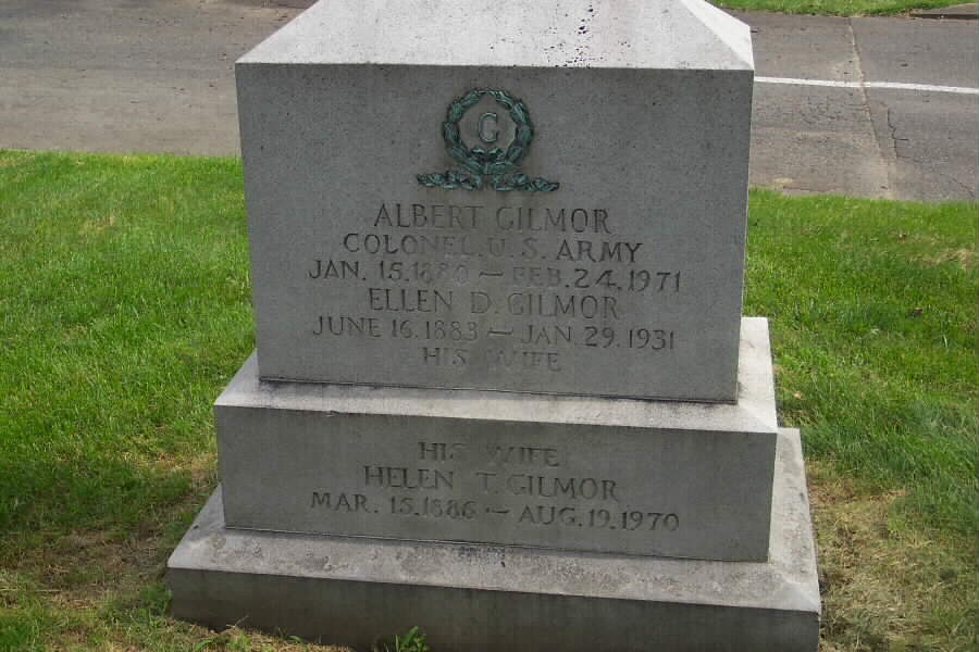 albert-gilmor-gravesite-section1-062803